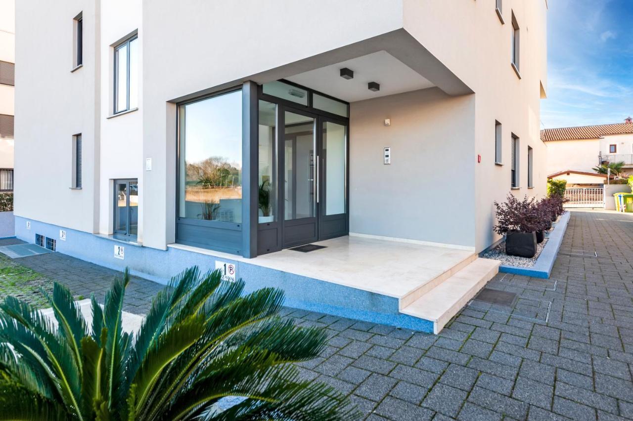 Sunny Day - Apartment With Parking Rovinj Ngoại thất bức ảnh