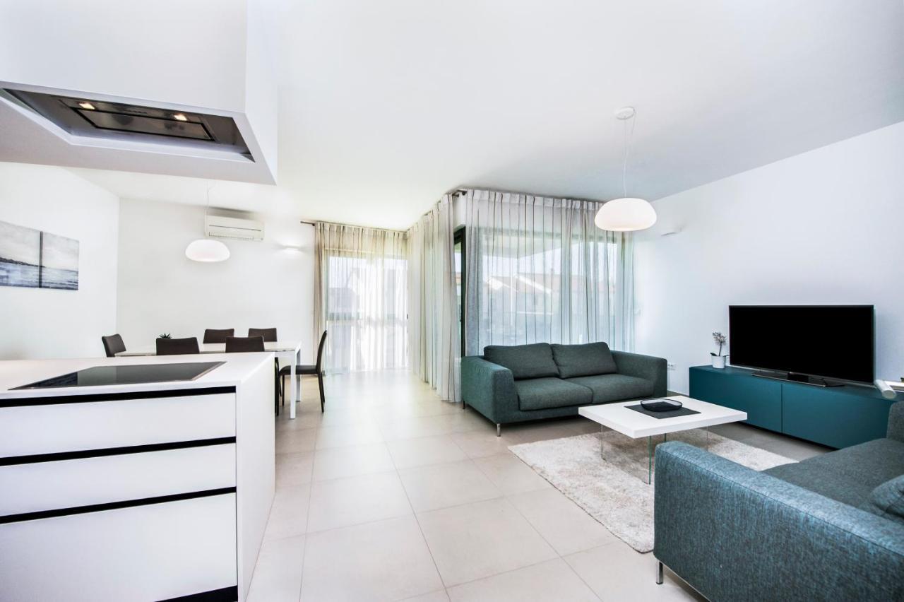 Sunny Day - Apartment With Parking Rovinj Ngoại thất bức ảnh