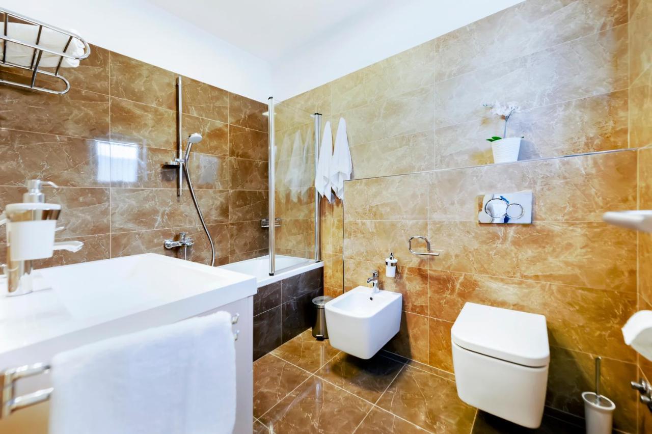 Sunny Day - Apartment With Parking Rovinj Ngoại thất bức ảnh