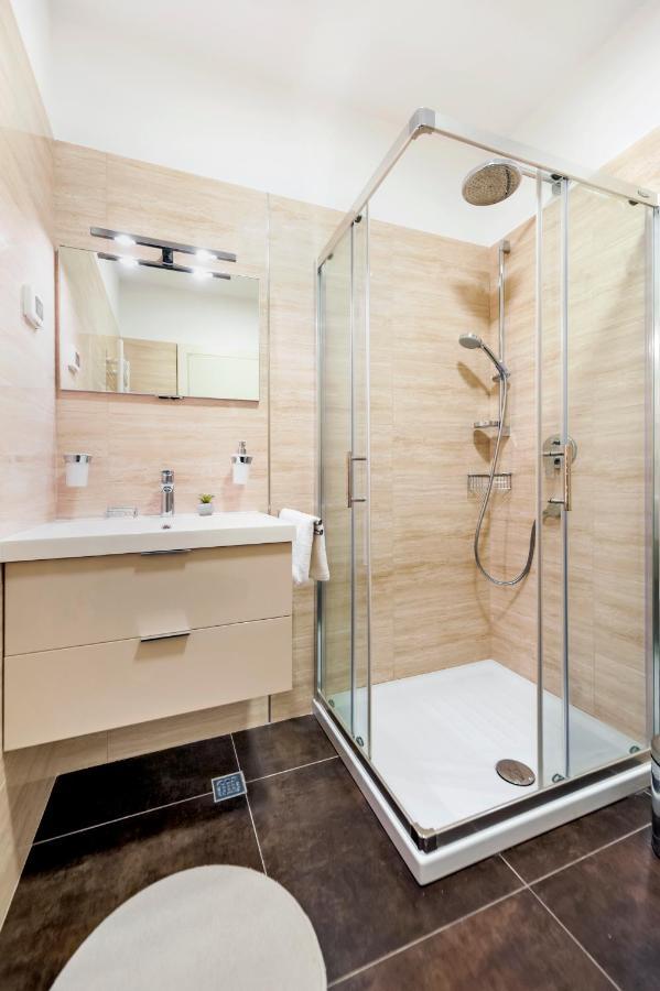 Sunny Day - Apartment With Parking Rovinj Ngoại thất bức ảnh